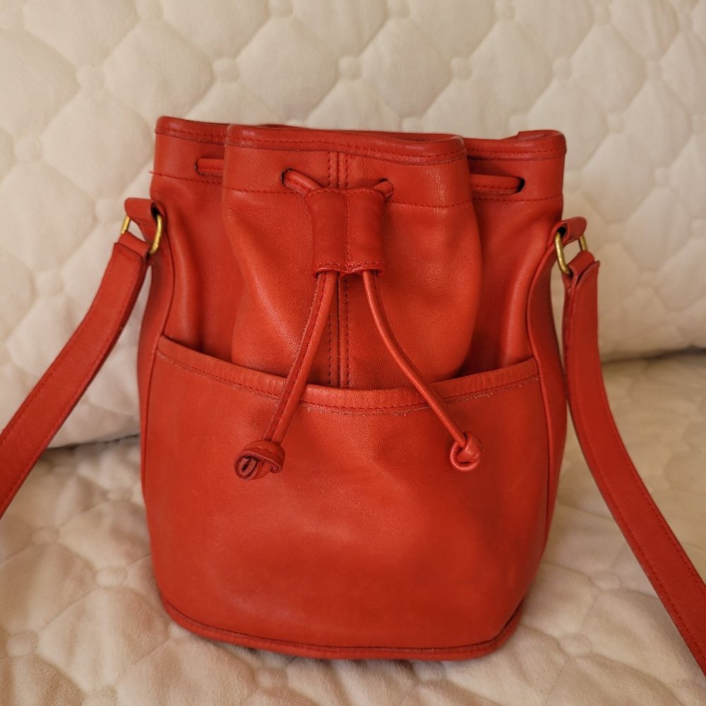 Coach Bucket Bag - Coral